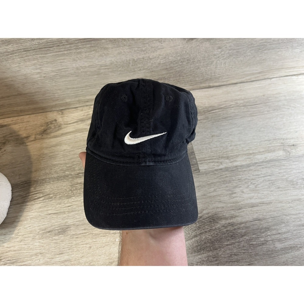 Nike Strapback Hat Youth Size 4-7 Black Embroidered Swoosh‎ Logo Cap Cotton